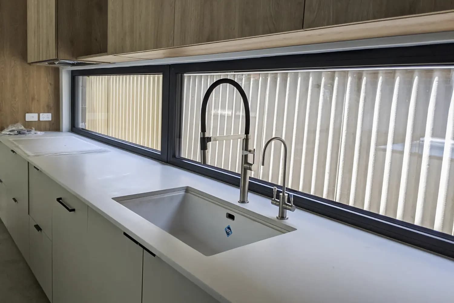 Okna w Szczecinie jako Kluczowy Element Architektoniczny: Jak Dobór Stolarki Definiuje Charakter i Estetykę Twojego Domu od Nowoczesności po Klasykę?